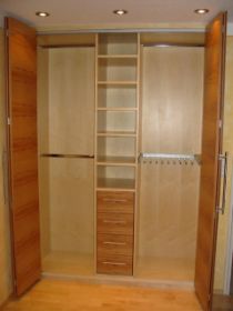 Schlafzimmerschrank innen.JPG